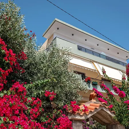 Euphoria Apartment *