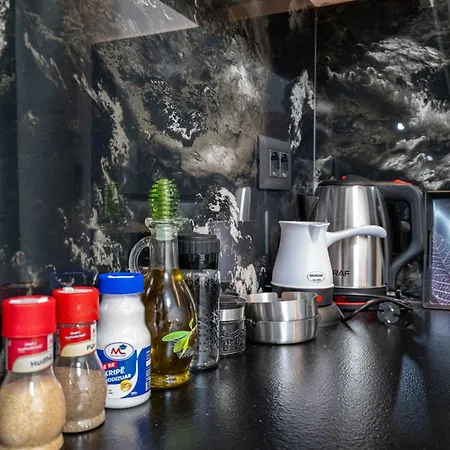 Euphoria Apartment *